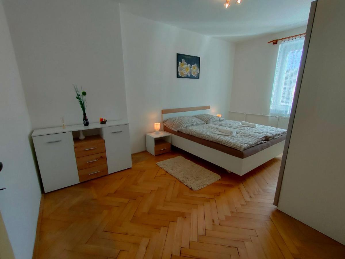 2-Iz. Byt V Tichej Lokalite S Bezplatnym Parkovanim Liptovsky Hradok Exterior photo